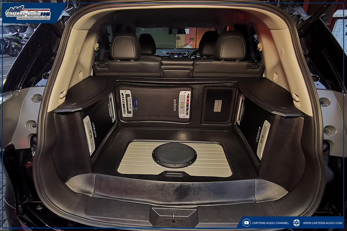 NISSAN XTRAIL high end car audio setup